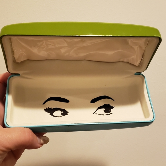Kate Spade Sunglass Case - Picture 3 of 4